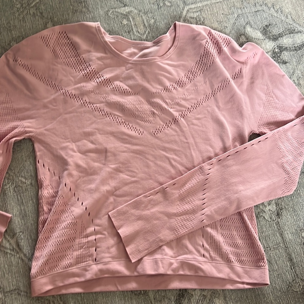 Fabletic’s Long Sleeve Top